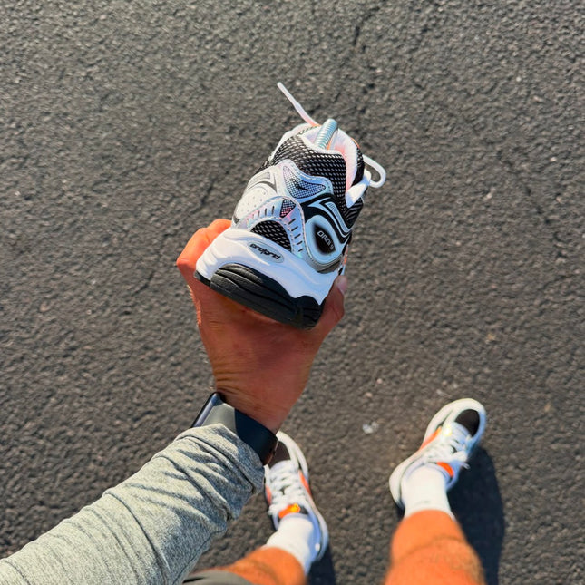 Saucony ProGrid Omni 9 Black Orange